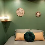 La Grenouille Amoureuse Bed & Breakfast