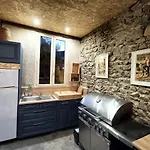 La Grenouille Amoureuse Bed & Breakfast Menat