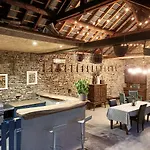 La Grenouille Amoureuse Bed & Breakfast