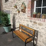 La Grenouille Amoureuse Bed & Breakfast Menat