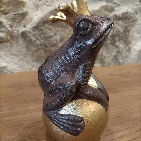 La Grenouille Amoureuse לינה וארוחת בוקר
