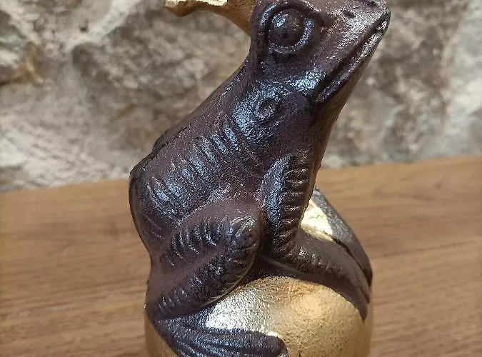 La Grenouille Amoureuse Bed & Breakfast