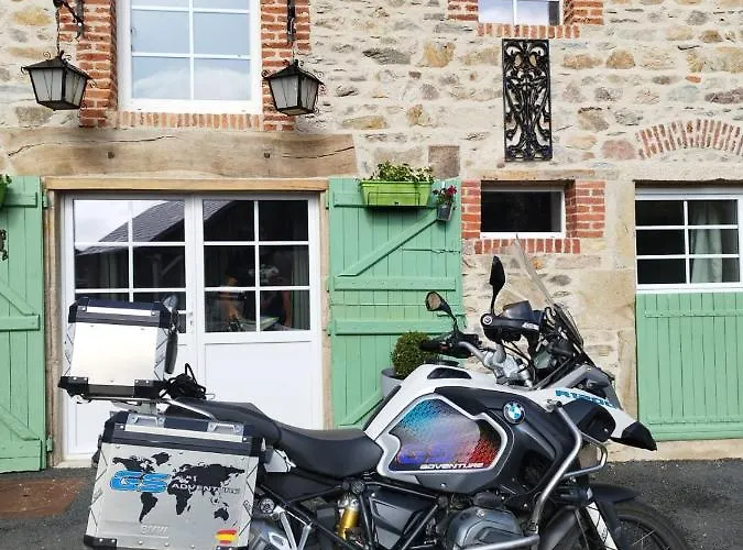 La Grenouille Amoureuse Bed & Breakfast Menat