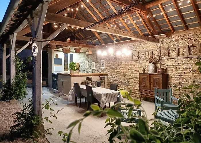 La Grenouille Amoureuse Bed & Breakfast Menat